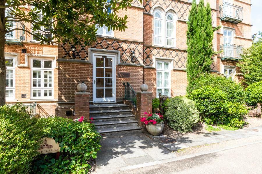 Holloway Drive, Virginia Water